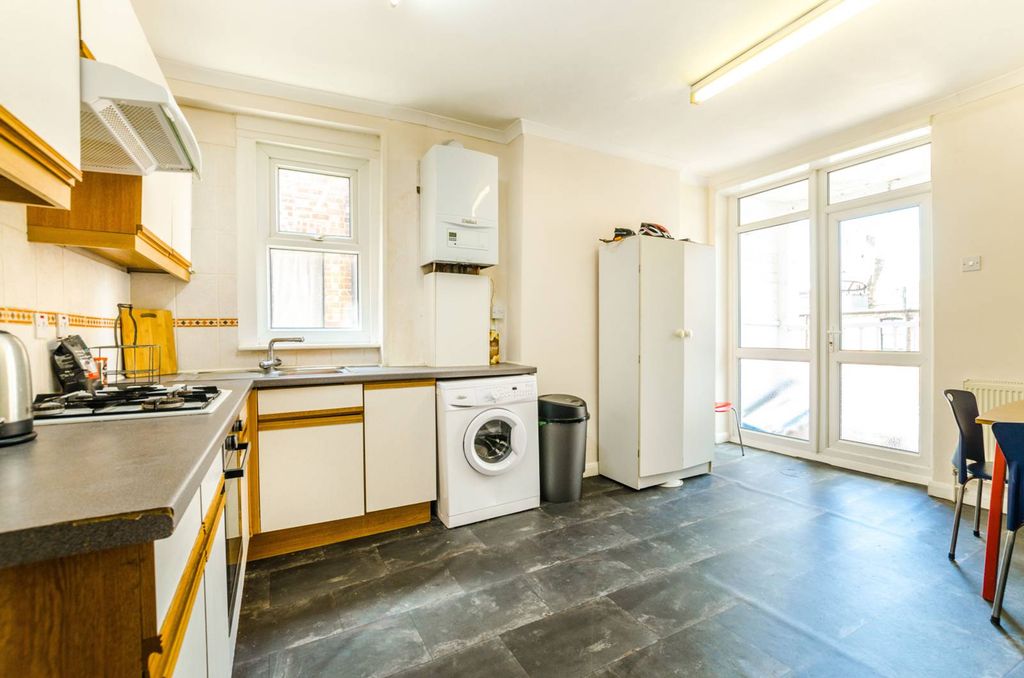 Property photo 3 of 8