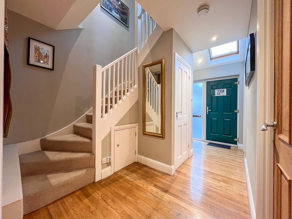 Property photo 3 of 43