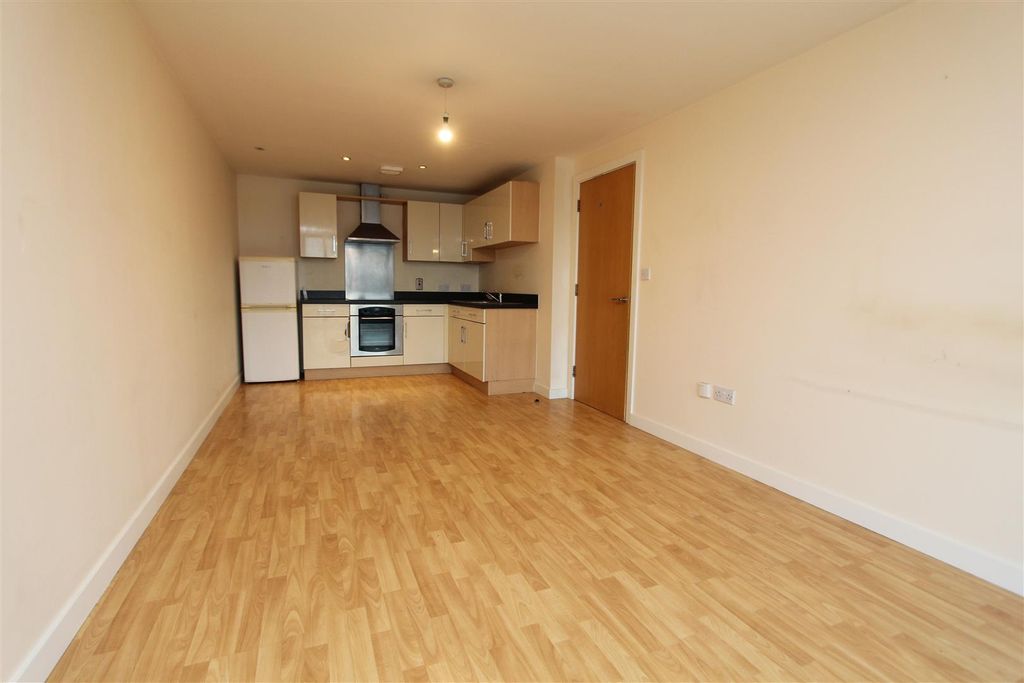 Property photo 2 of 8 Lr1.Jpg