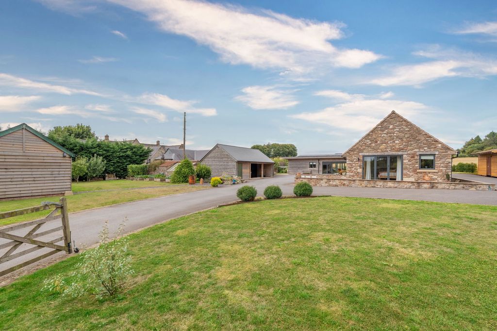 Property photo 1 of 36