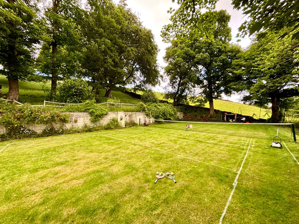 Property photo 2 of 23 Tennis Court
