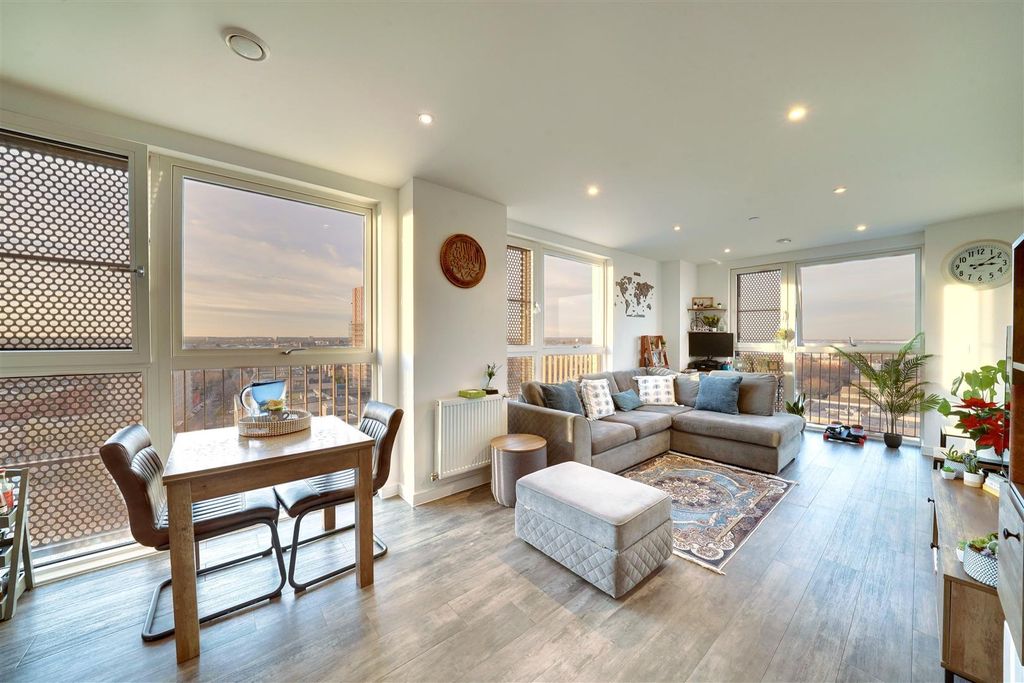 Property photo 1 of 17 Dsc07434-Dsc07438.Jpg