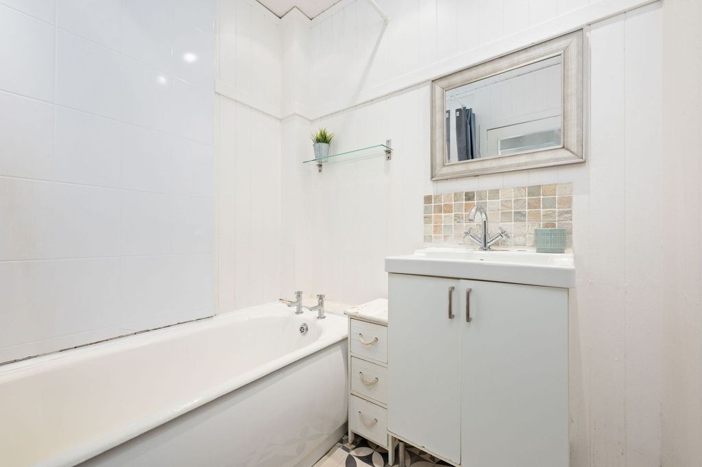 Additional image 16 of 2 bed end terrace house for saleCameron Street, Dunfermline KY12