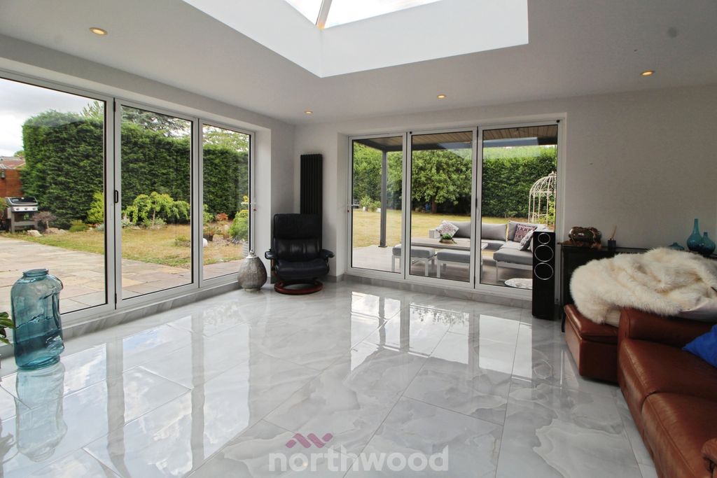 Property photo 2 of 44