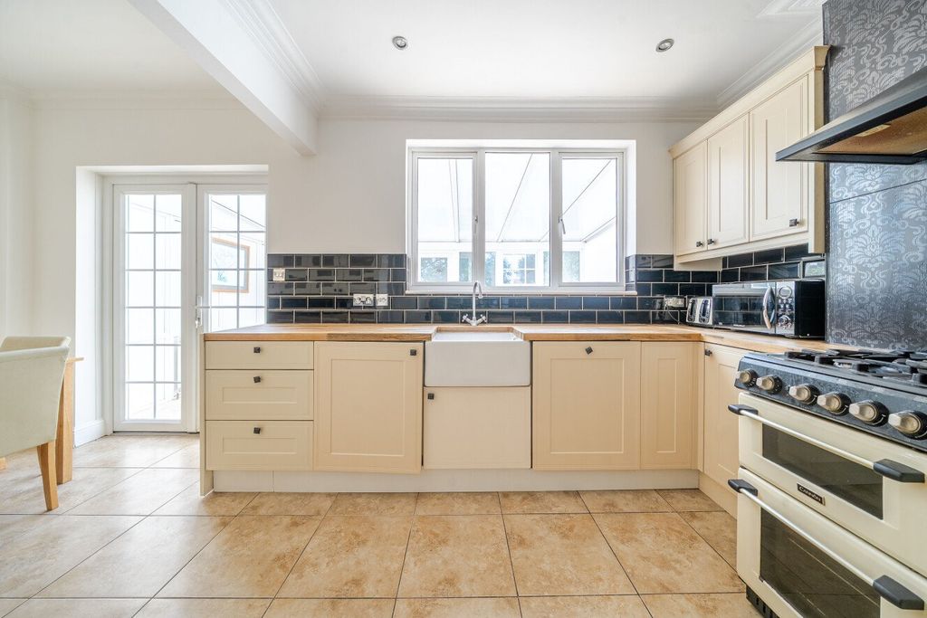 Property photo 3 of 19 Picture No. 12