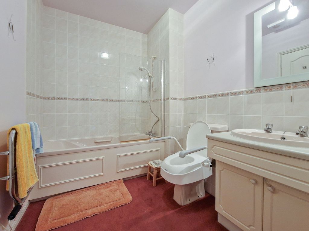 Additional image 15 of 2 bed flat for sale29 Oaklands Manor, St Saviour JE2