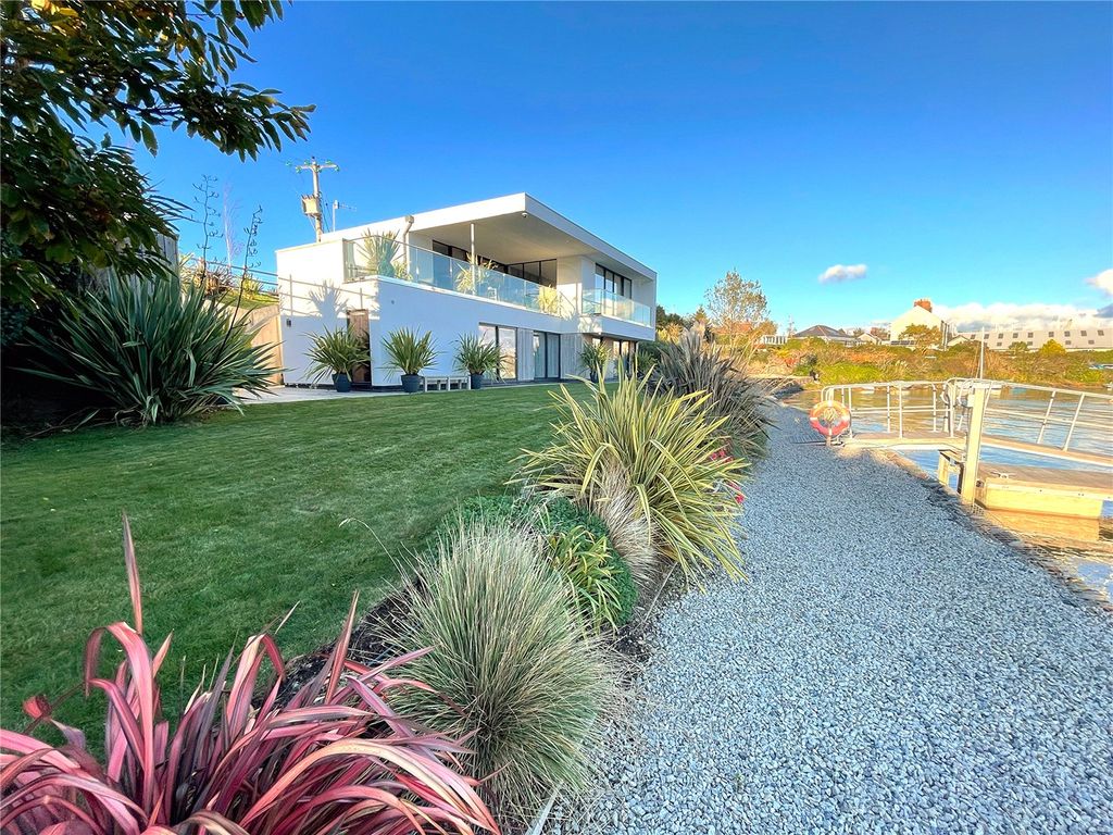 Property photo 2 of 14 House