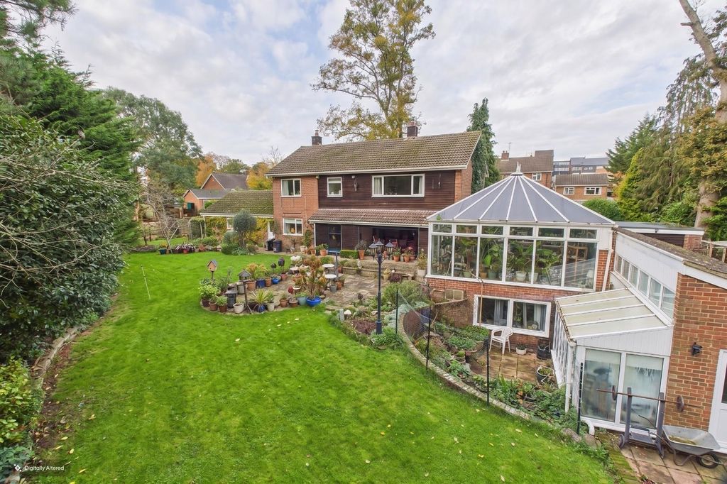 Property photo 1 of 21 Cam05152G0-Pr0291-Still013-001 - Bassett Green Dri