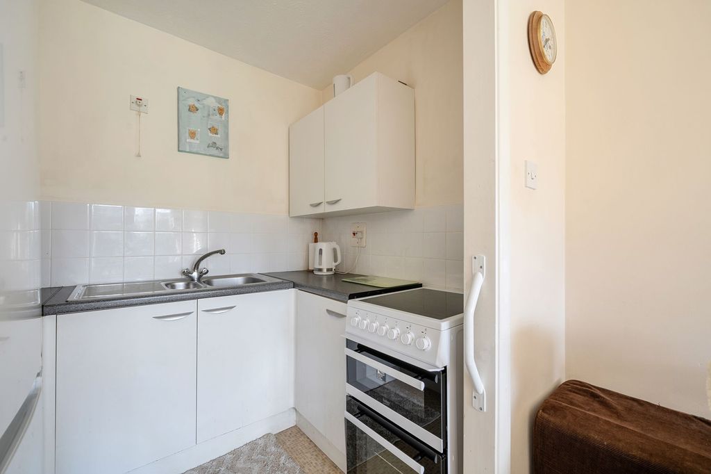 Property photo 3 of 13 Kitchen