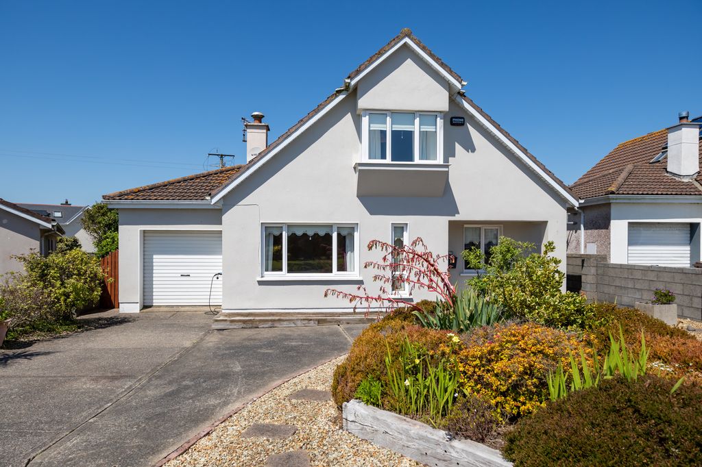 Property photo 1 of 43