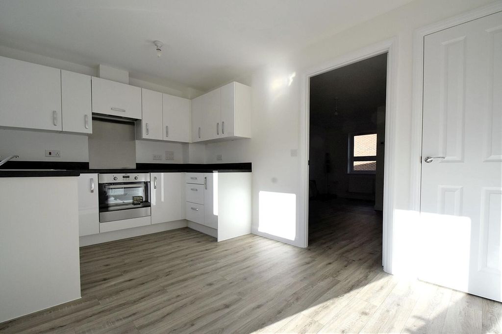 Property photo 3 of 12 Kitchen