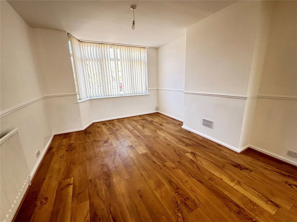 Property photo 3 of 19 Picture No. 09