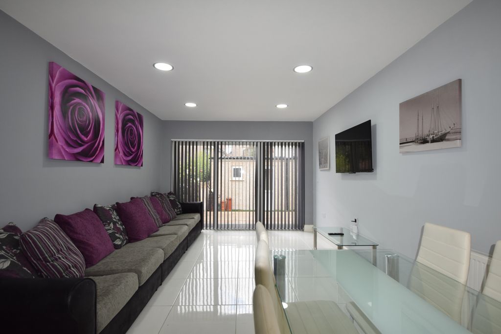 Property photo 1 of 13 Photo 2