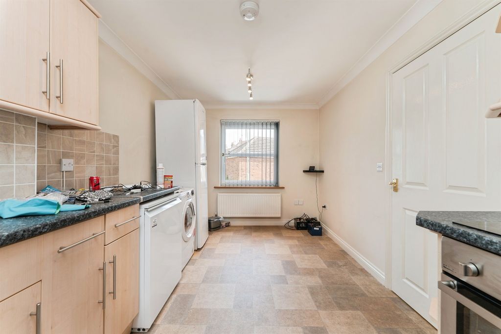 Property photo 3 of 16