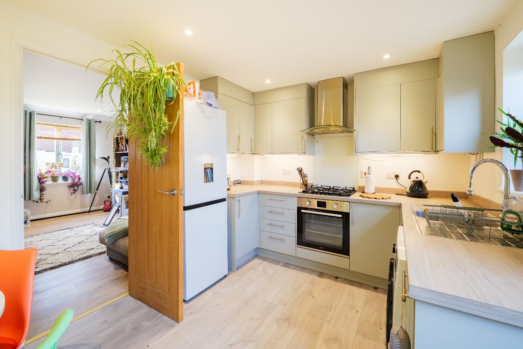 Property photo 2 of 16 5559266