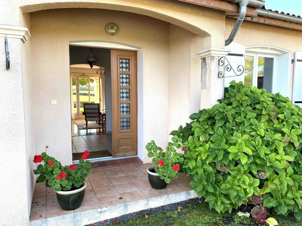 Property photo 3 of 21