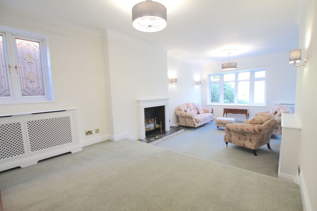 Property photo 3 of 27
