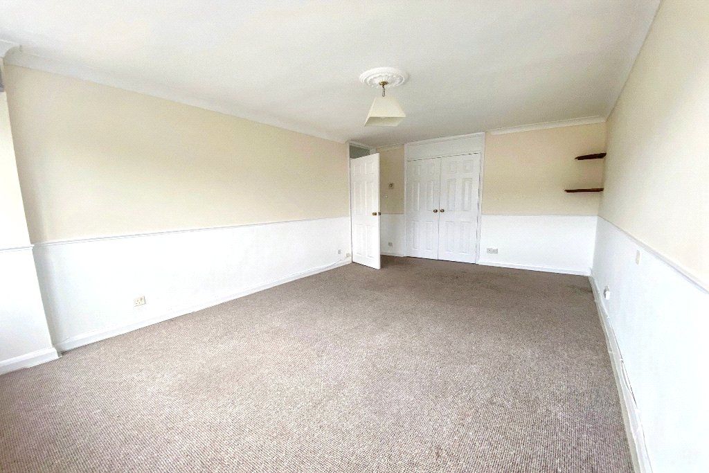 Property photo 2 of 11 Picture No. 30