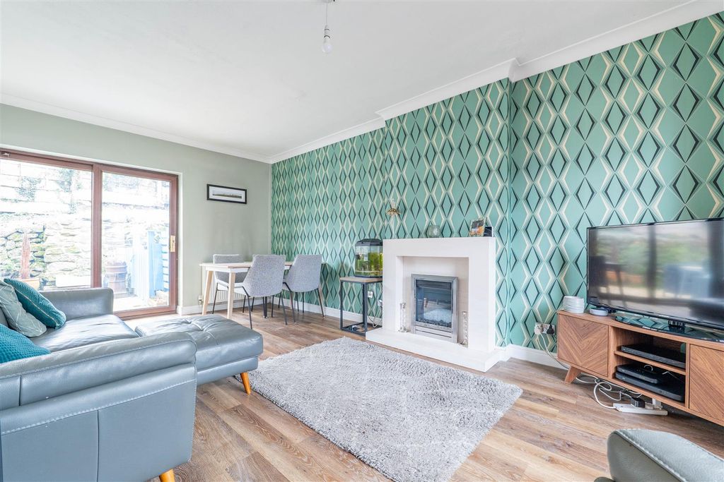 Property photo 2 of 25 Lounge/Dining Room