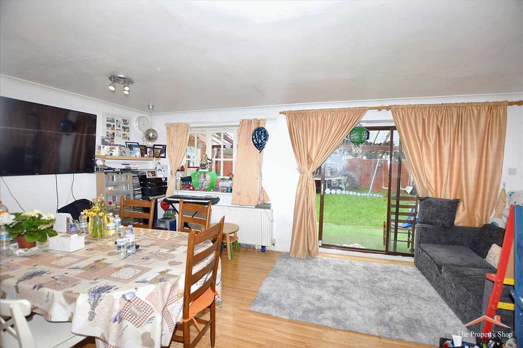 Property photo 3 of 14