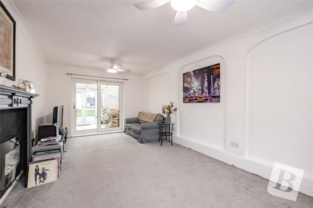 Property photo 3 of 16 Lounge/Diner