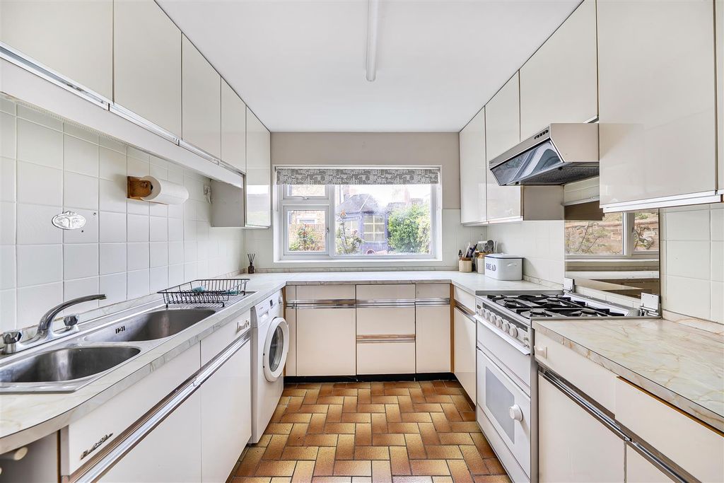 Property photo 3 of 15 Kitchen H.Jpg