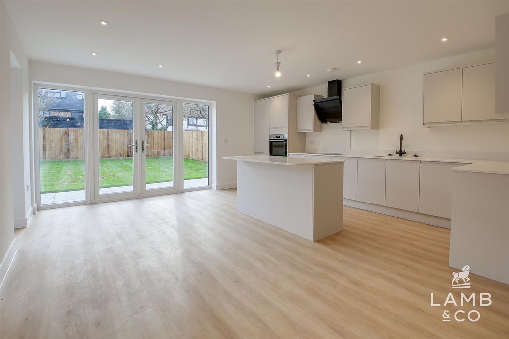 Property photo 3 of 21