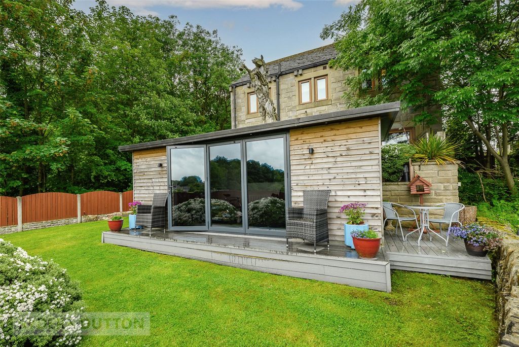 Property photo 1 of 22 Summer House