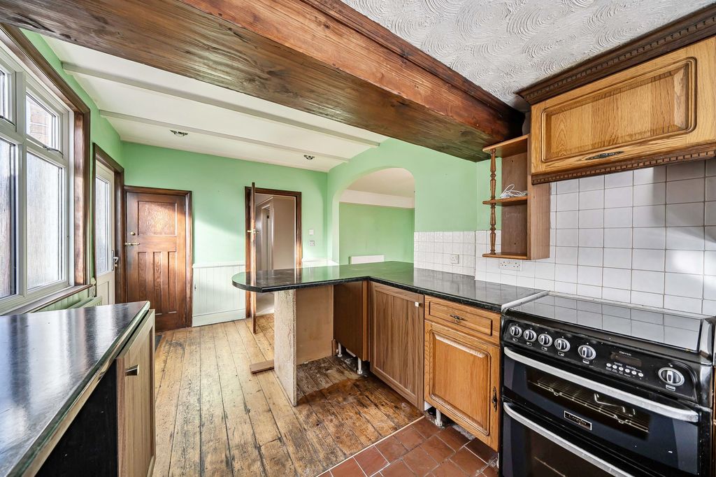 Property photo 3 of 20 Kitchen