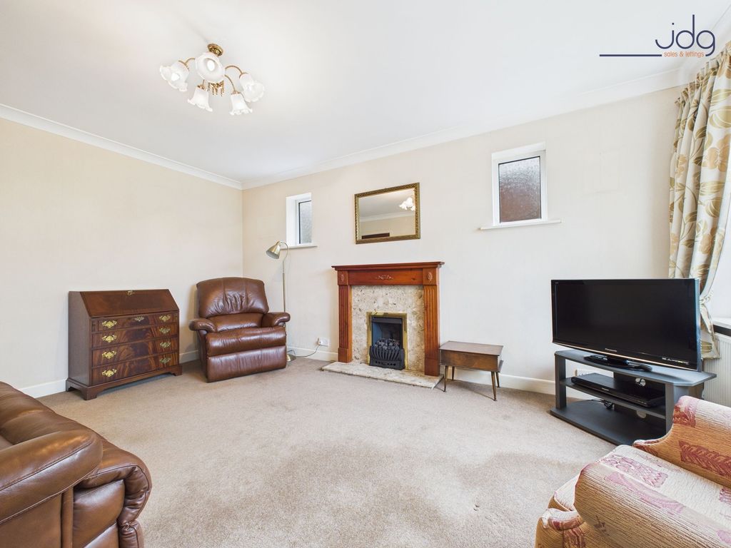 Property photo 3 of 14 Cosy Lounge