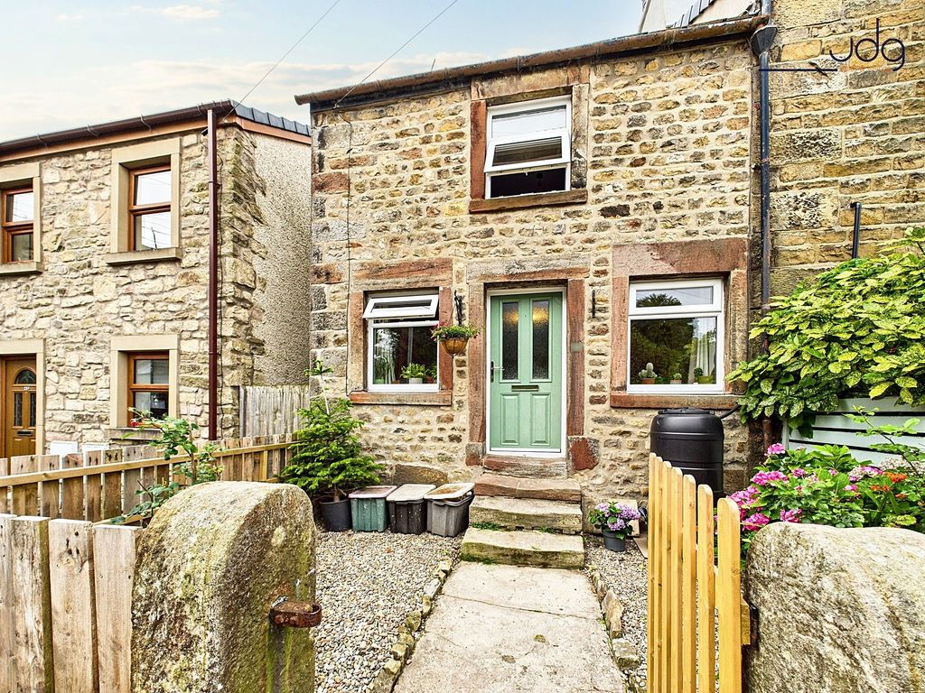 Property photo 1 of 17 27 Salford Road