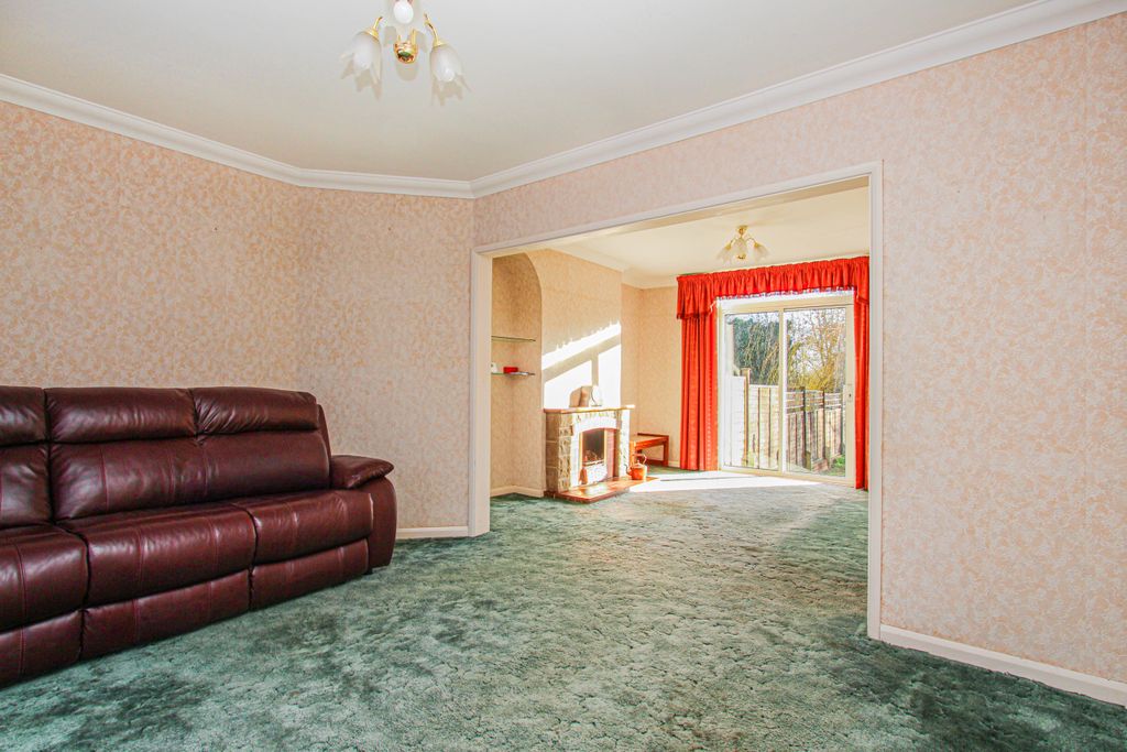 Property photo 2 of 12 Lounge/Dining Room