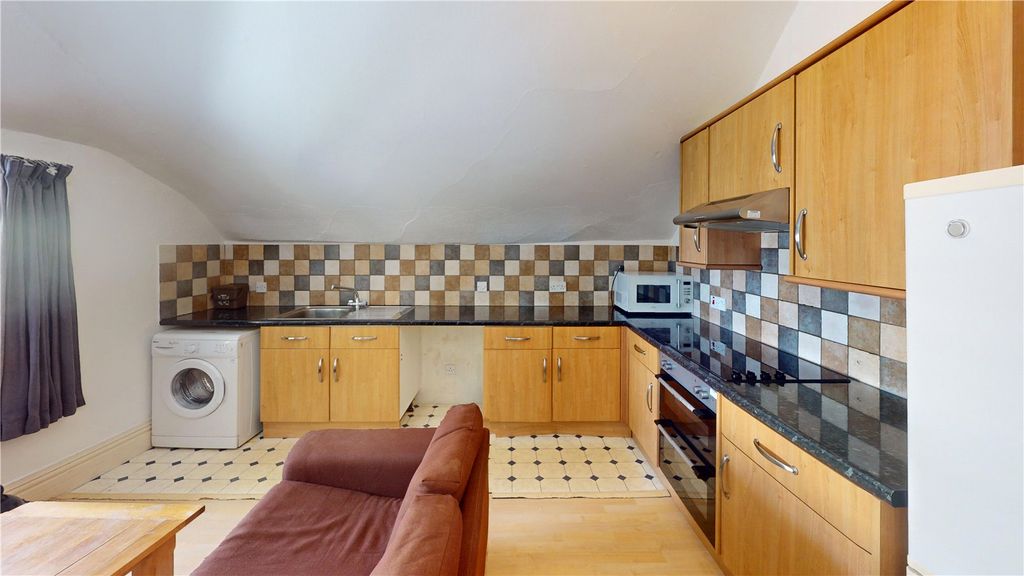 Property photo 2 of 7 Picture No. 14