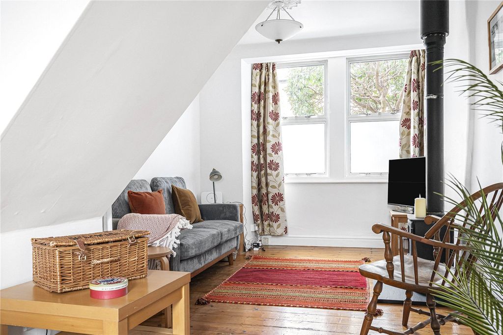 Property photo 3 of 35 Picture No. 27