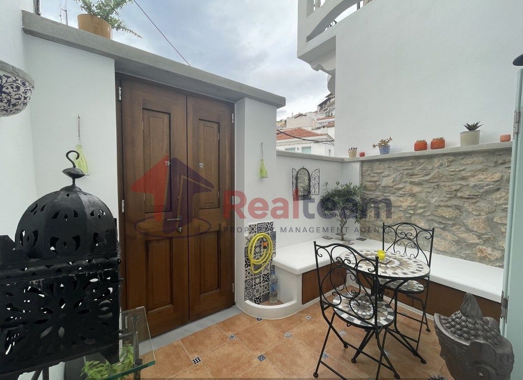 Property photo 1 of 30