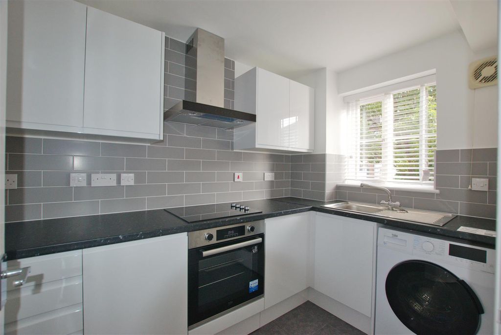 Property photo 1 of 6 Kitchen_Inpixio.Jpg