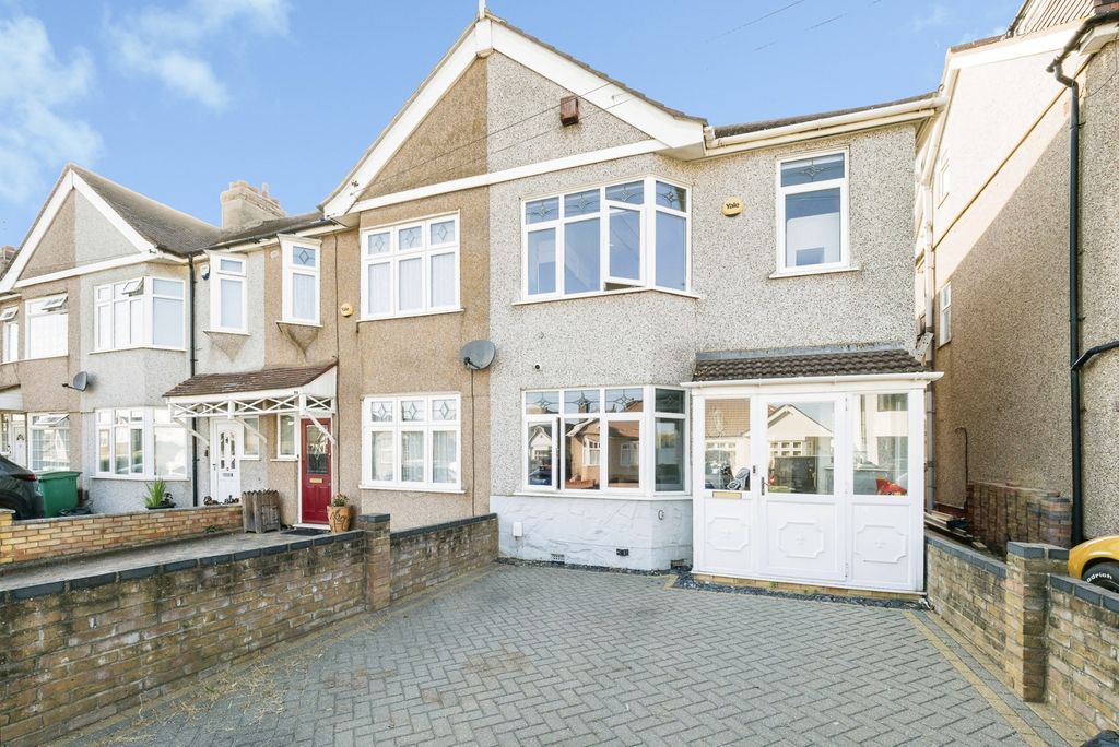 Property photo 1 of 17 Pbox-Img.Jpg
