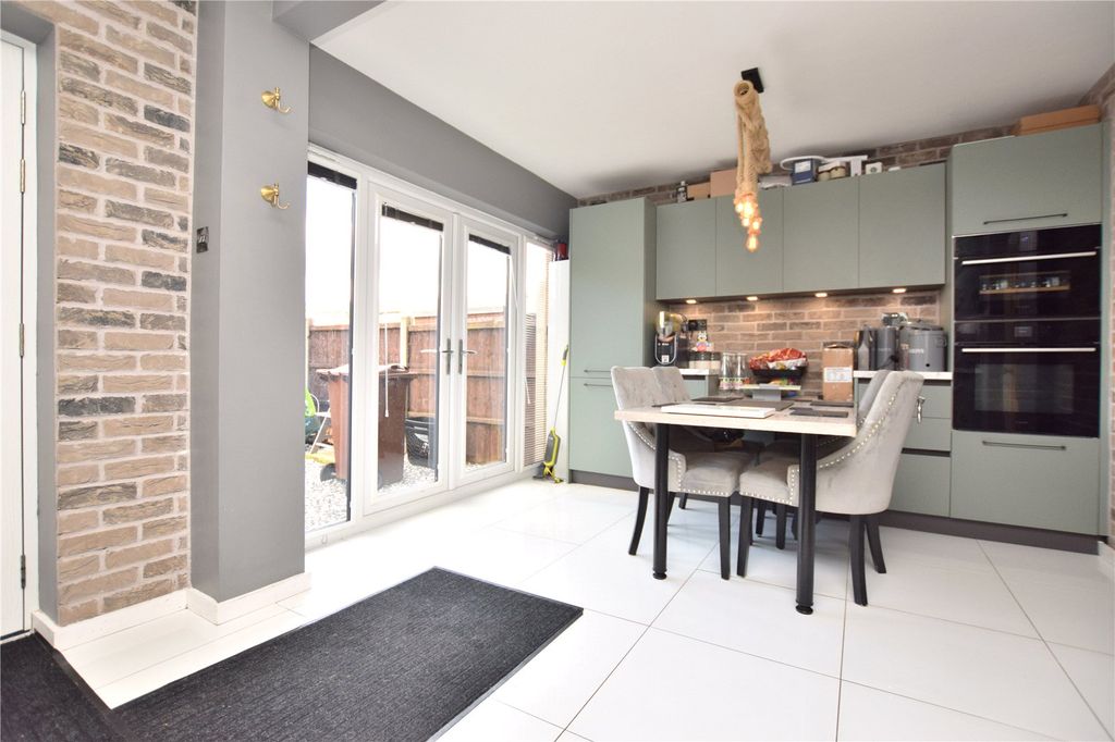 Property photo 2 of 13 Picture No. 01