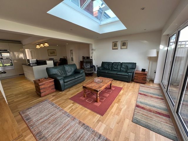 Property photo 3 of 11