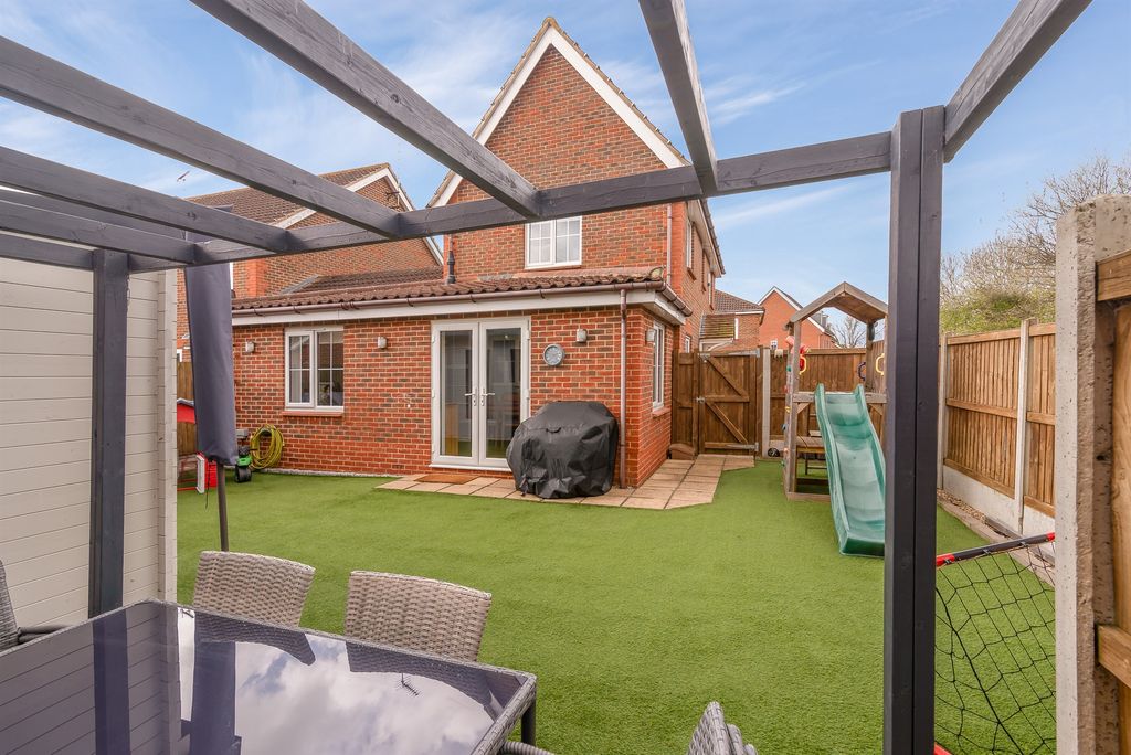 Property photo 2 of 20 Rear Garden