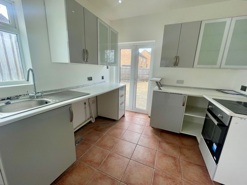 Property photo 2 of 15 Kitchen