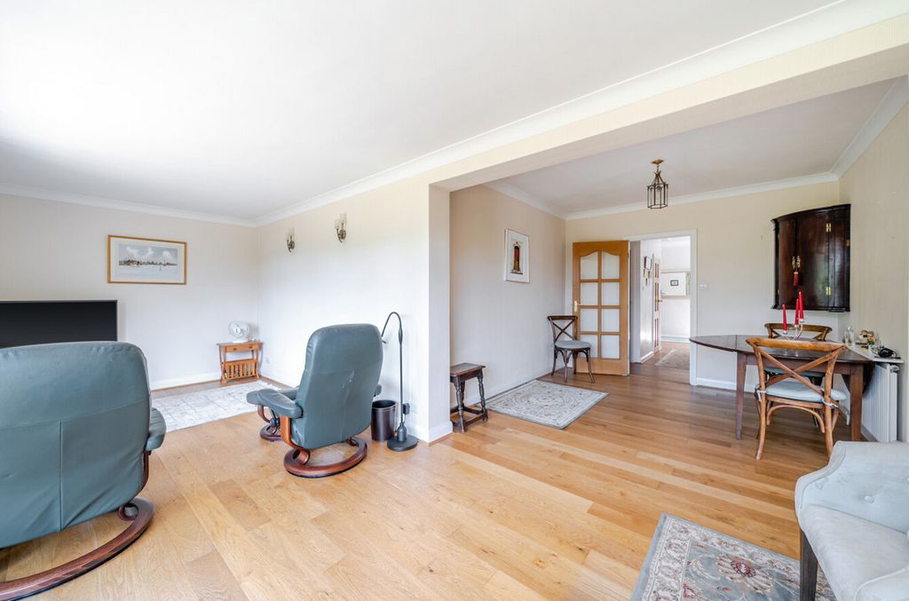 Property photo 2 of 23