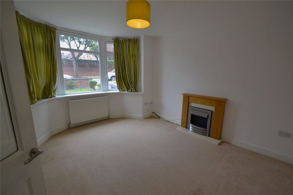 Property photo 2 of 11 Lounge