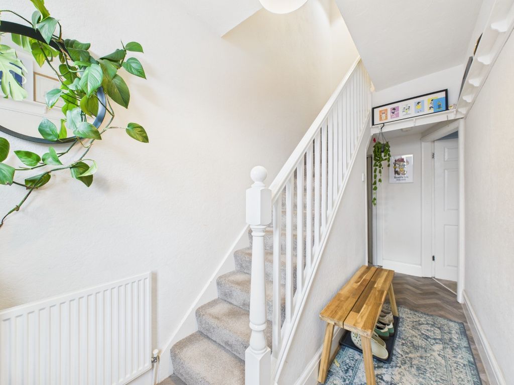 Property photo 2 of 17 4353357
