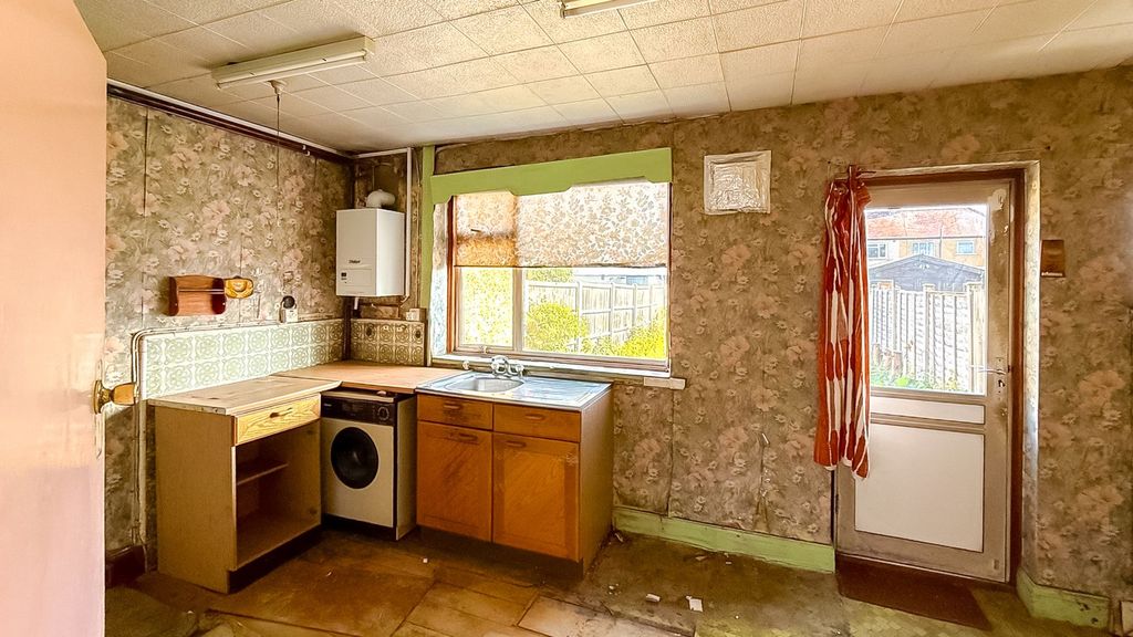 Property photo 3 of 8