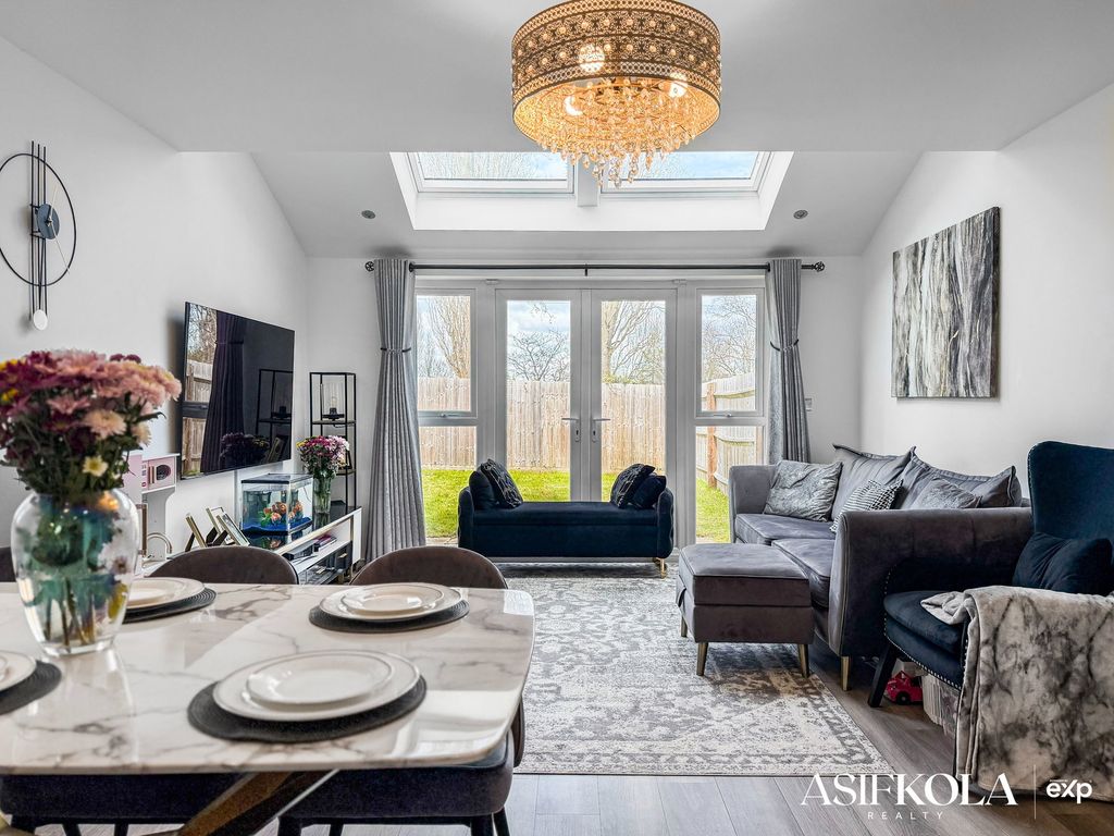 Property photo 2 of 28