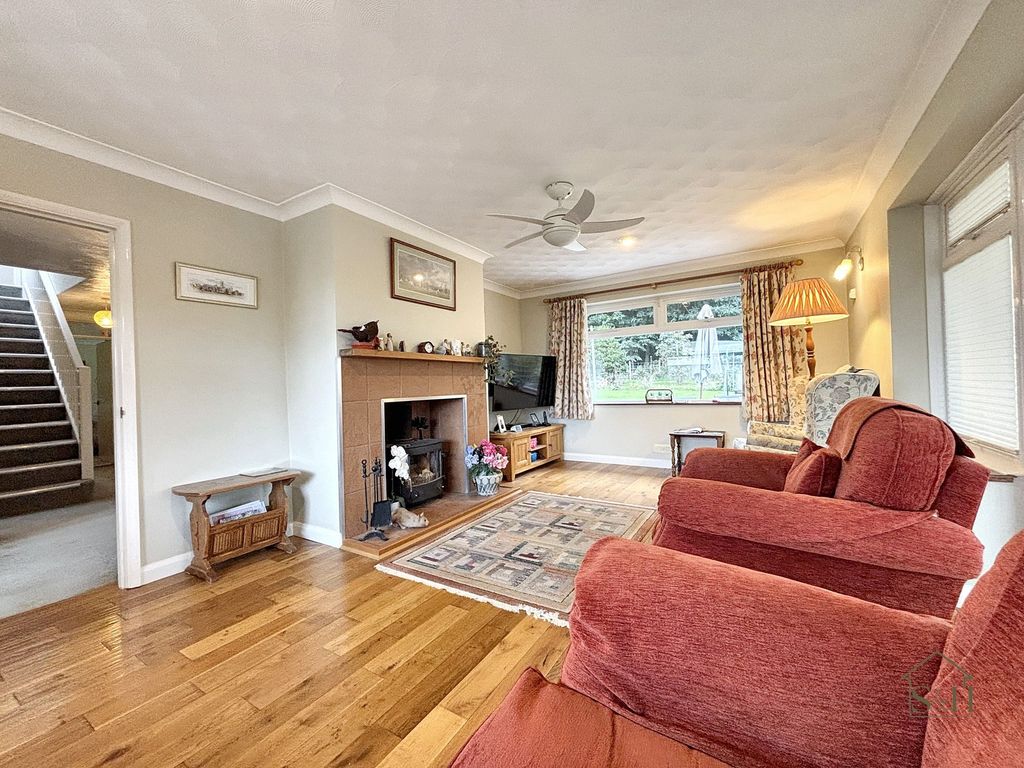 Property photo 2 of 25