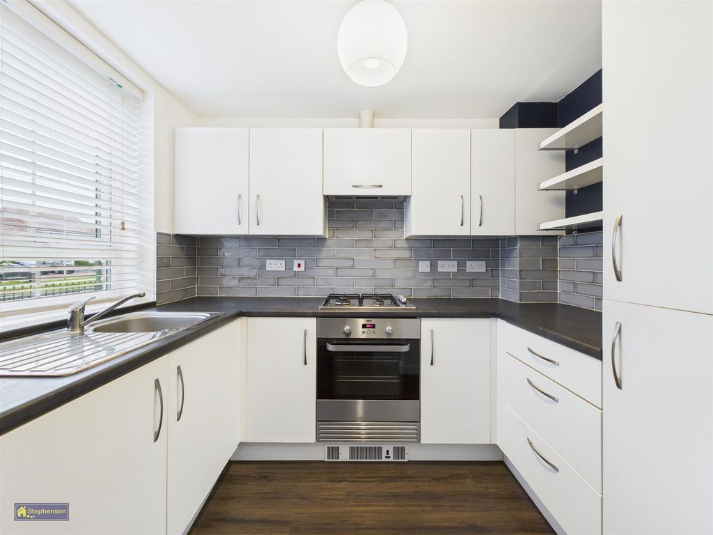 Property photo 2 of 7 Kitchen