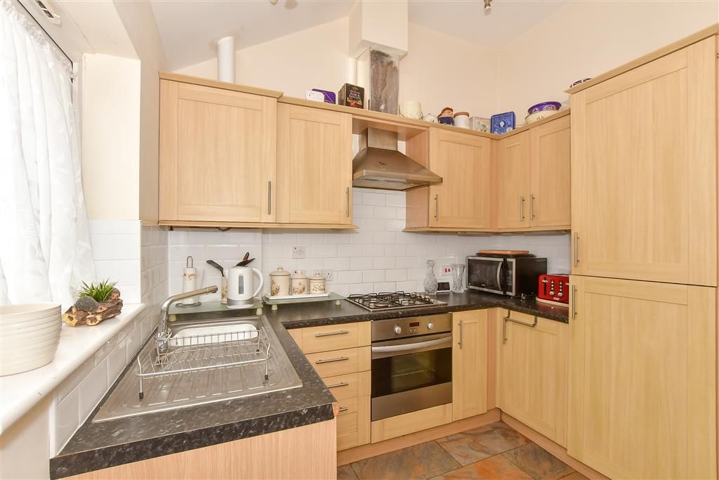 Property photo 3 of 8 Kitchen