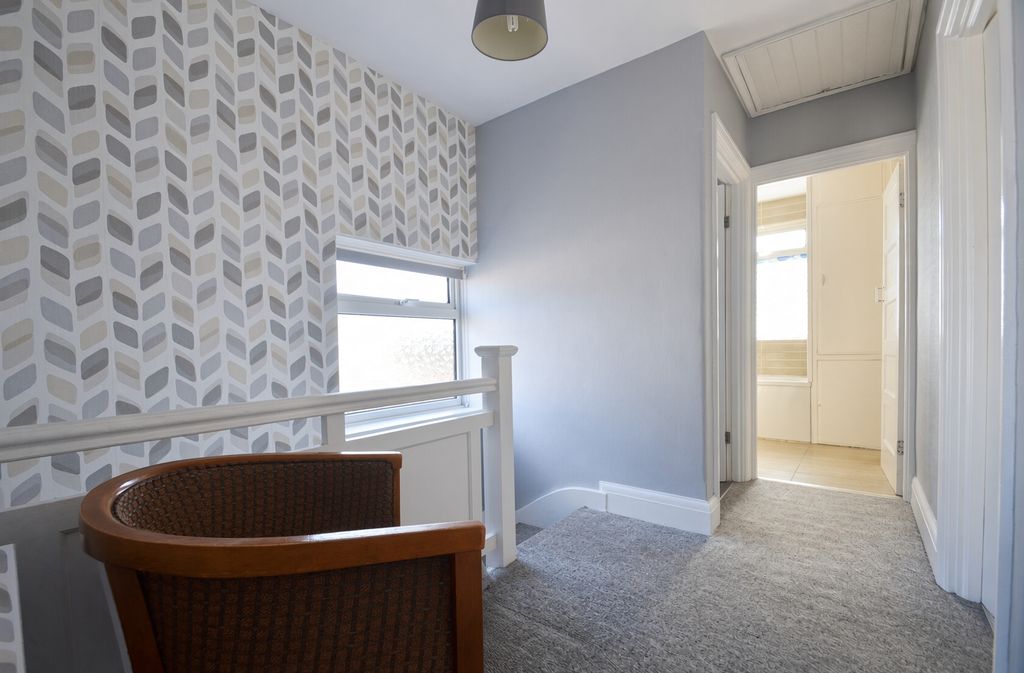 Property photo 2 of 11 72Yud